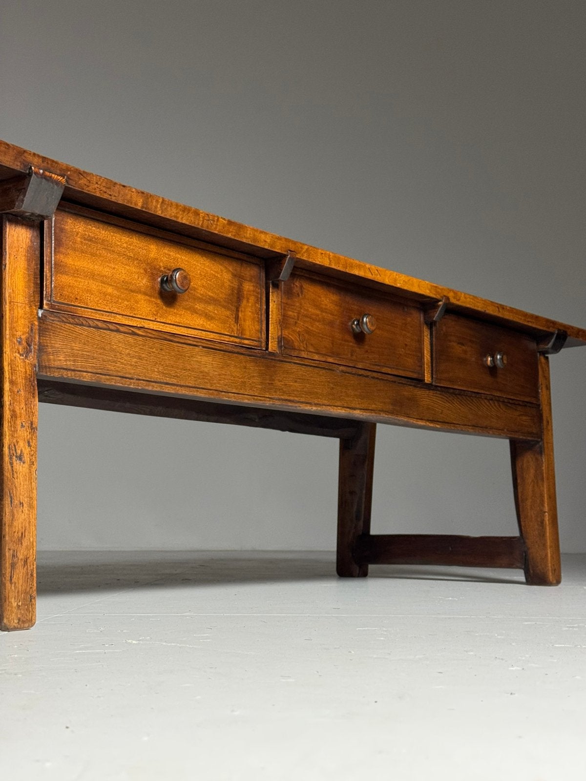Spaanse salontafel 19e eeuw, Antiek en Kunst, Antiek | Meubels | Tafels, Ophalen