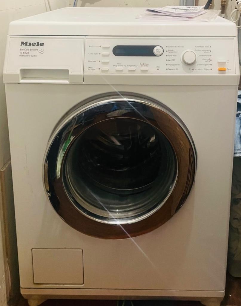 Miele W5825 (SoftCare System, Watercontrol-System), Witgoed en Apparatuur, Wasmachines, Ophalen, 1200 tot 1600 toeren, Gebruikt
