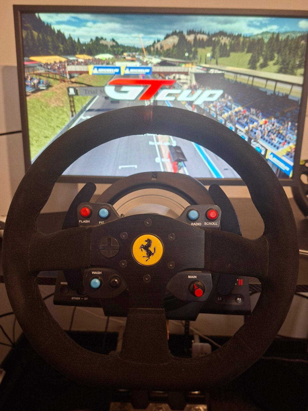 Thrustmaster T-GT II racestuur + Ferrari stuurwiel, Ophalen, Zo goed als nieuw