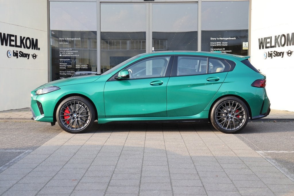 BMW 1 Serie 120 M Sport Automaat / Panoramadak / Sportstoele, Auto's, BMW, 156 pk, Leder, 3 cilinders, 1400 kg