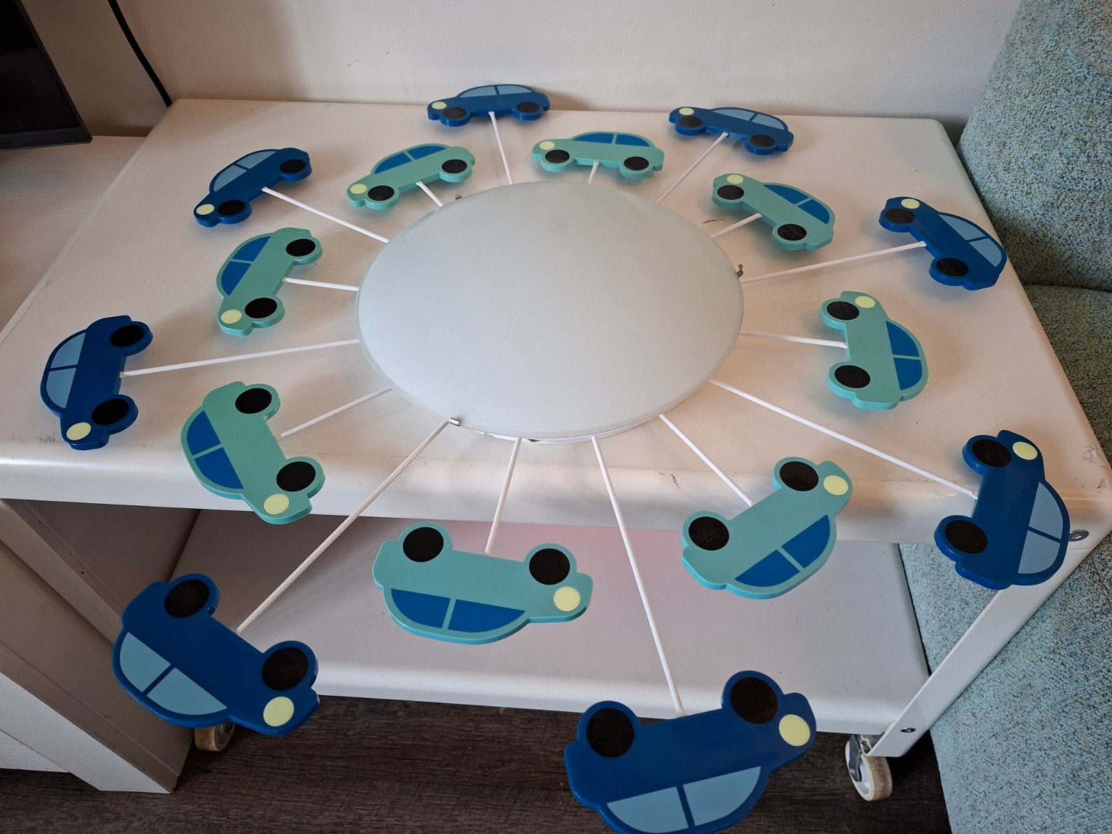 Leuke kinderlamp plafonnière  met auto's voor de kinderkamer, Ophalen, Modern, Meerkleurig, E27 (groot)