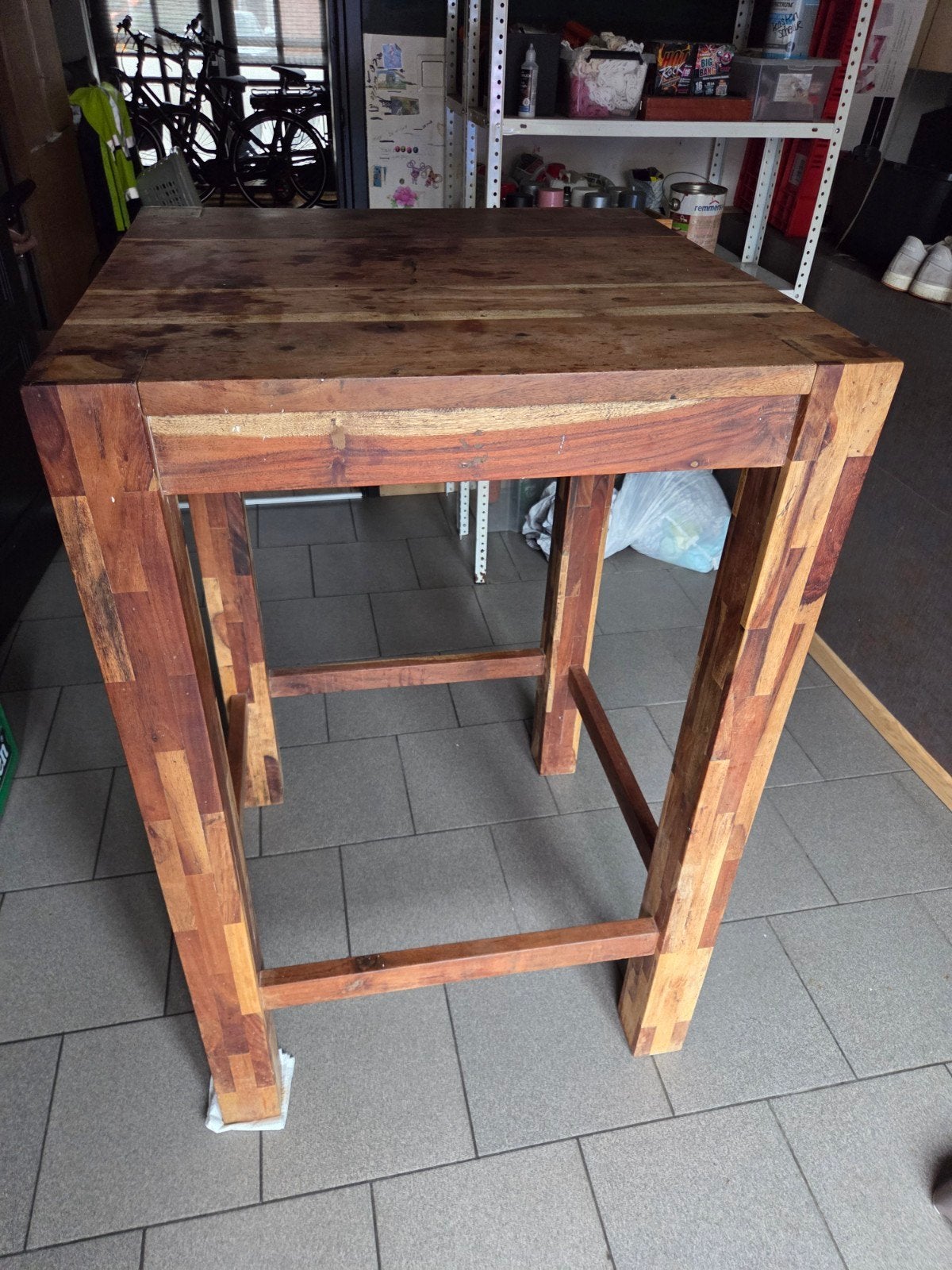 Gebruikte statafel met 2 barkrukken - 70x70x110 cm, Ophalen, Gebruikt