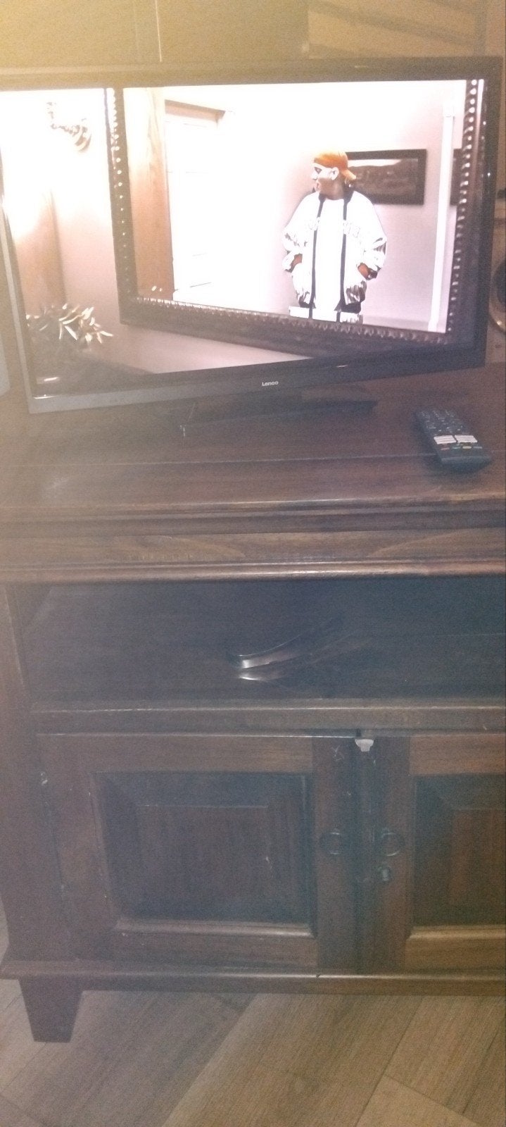 Te koop Smart tv nieuw gekocht nu 100euro., 50 Hz, Nieuw, 40 tot 60 cm, Ophalen