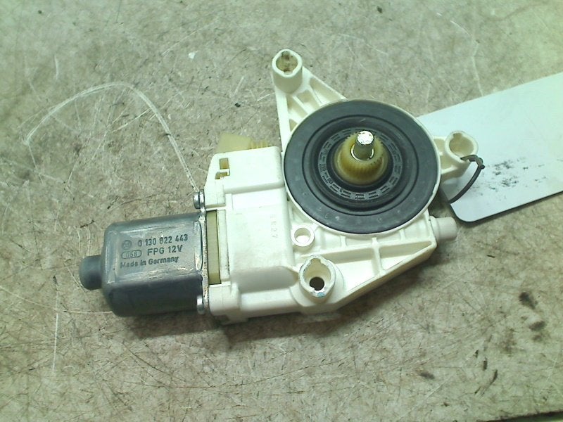 Motor Raammechaniek Links Achter C Estate (S204) 2008, Gebruikt, Mercedes-Benz AG, Mercedes-Benz, Mercedesstraße 120, Stuttgart 70372, , Duitsland