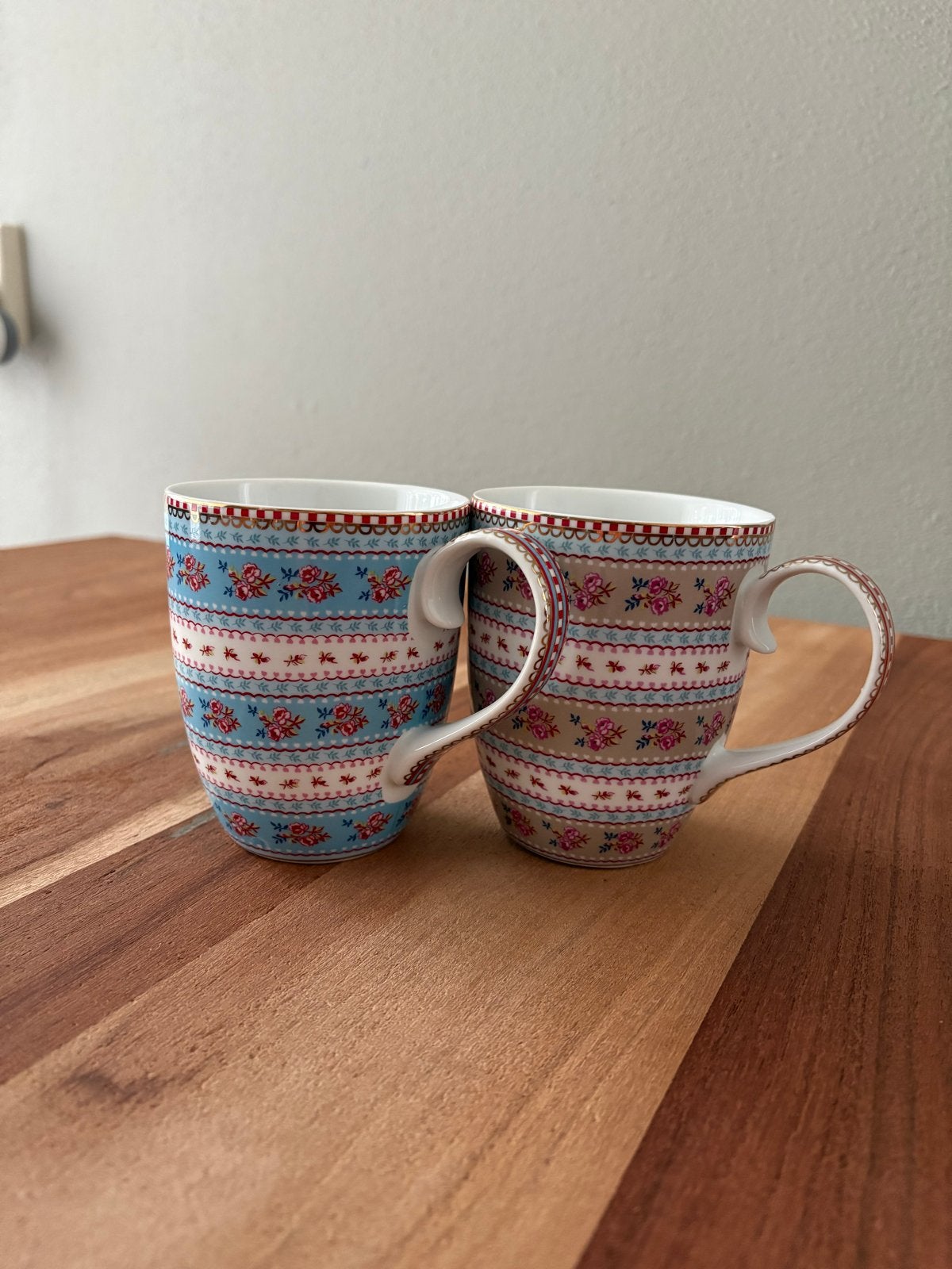 Mokken Pip Studio - Set van 7 vrolijke mokken, Overige typen, Ophalen of Verzenden, Zo goed als nieuw, Steen/keramiek