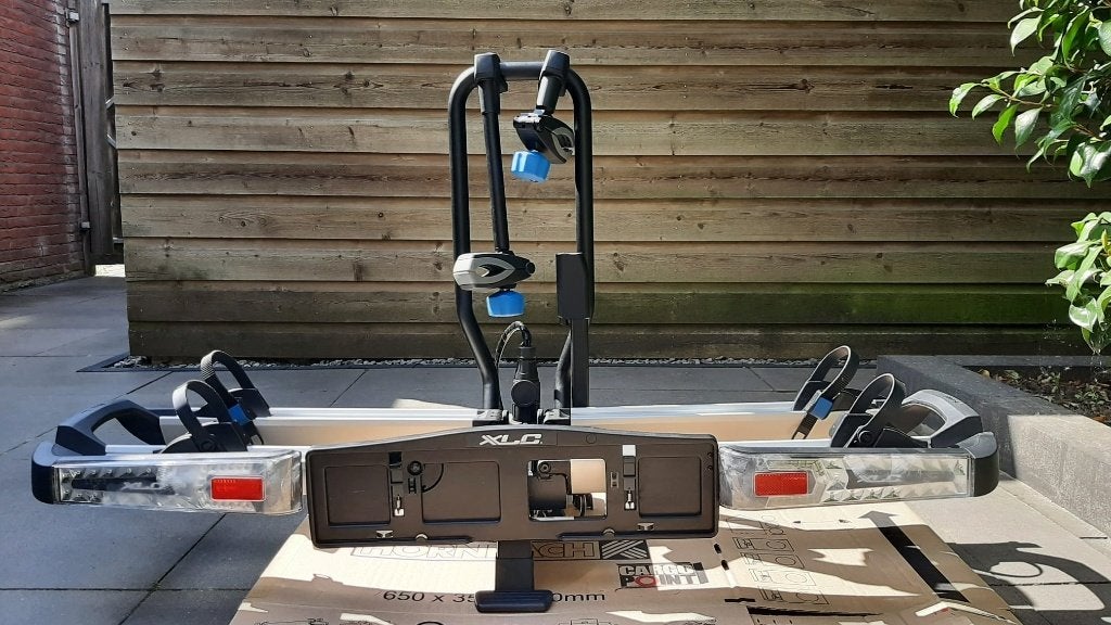 Te huur: XLC Azura Xtra LED 2.0 Fietsendrager, Ophalen, Zo goed als nieuw, 2 fietsen, Trekhaakdrager