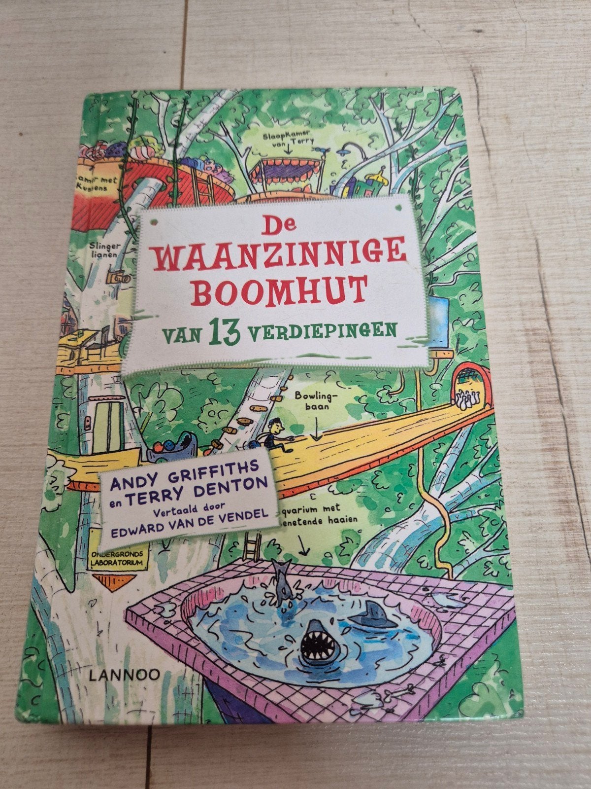 De Waanzinnige Boomhut van 13 verdiepingen, Deel 1, Ophalen, Zo goed als nieuw, Andy Griffiths en Terry Denton, Fictie