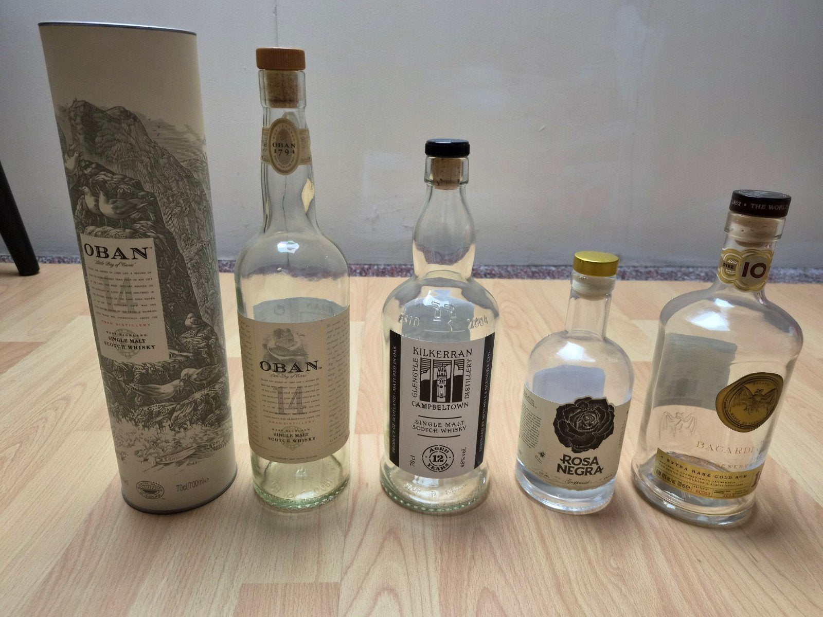 Diverse lege flessen - Oban, Kilkerran, Rosa Negra, Bacardi, Verzamelen, Ophalen of Verzenden, Gebruikt