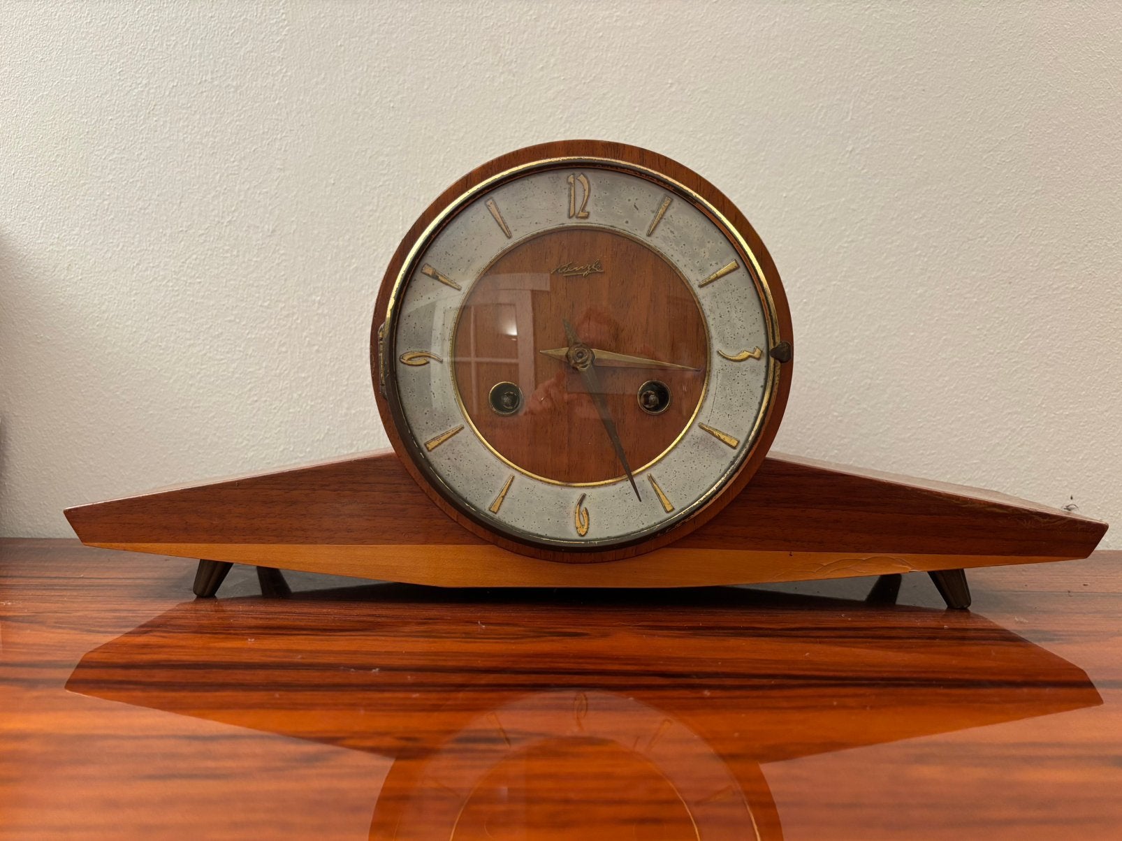Retro pendule, Ophalen