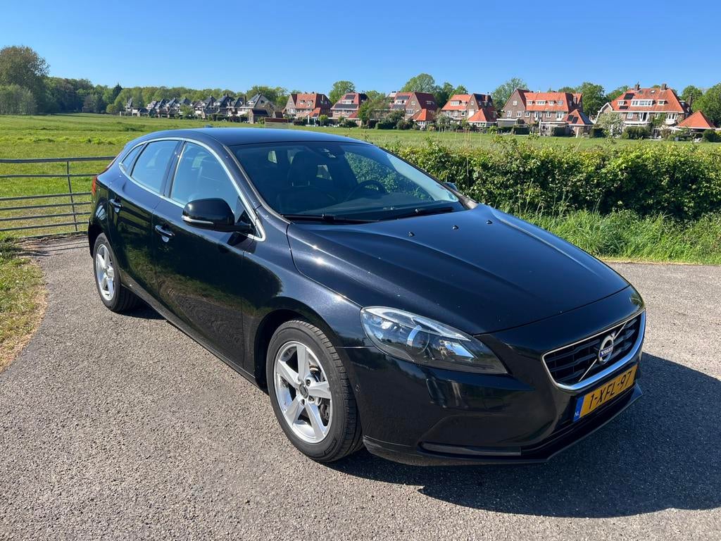 Volvo V40 2.0 D4 190PK 2014 Zwart, Auto's, Volvo, Voorwielaandrijving, Euro 5, Zwart, Particulier