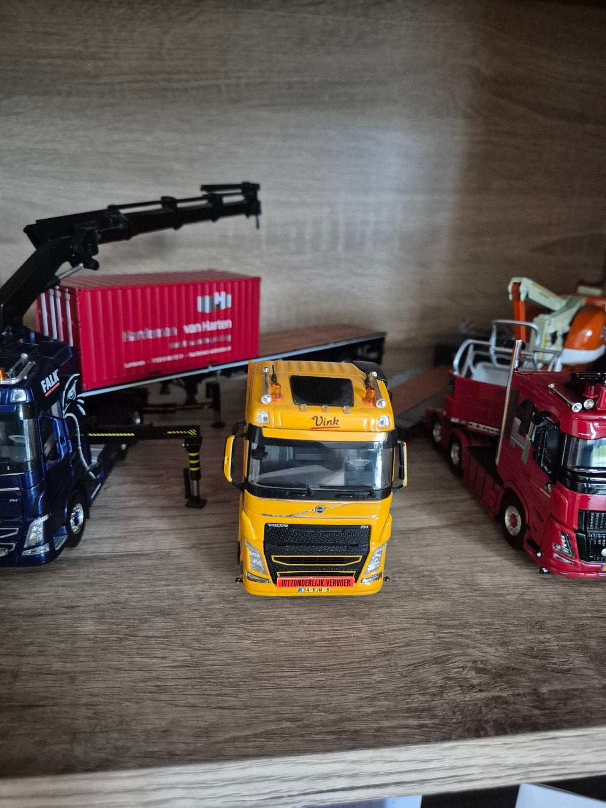Volvo fh van vink wsi, Hobby en Vrije tijd, Modelauto's | 1:50, Ophalen of Verzenden, Zo goed als nieuw, Bus of Vrachtwagen, Wsi