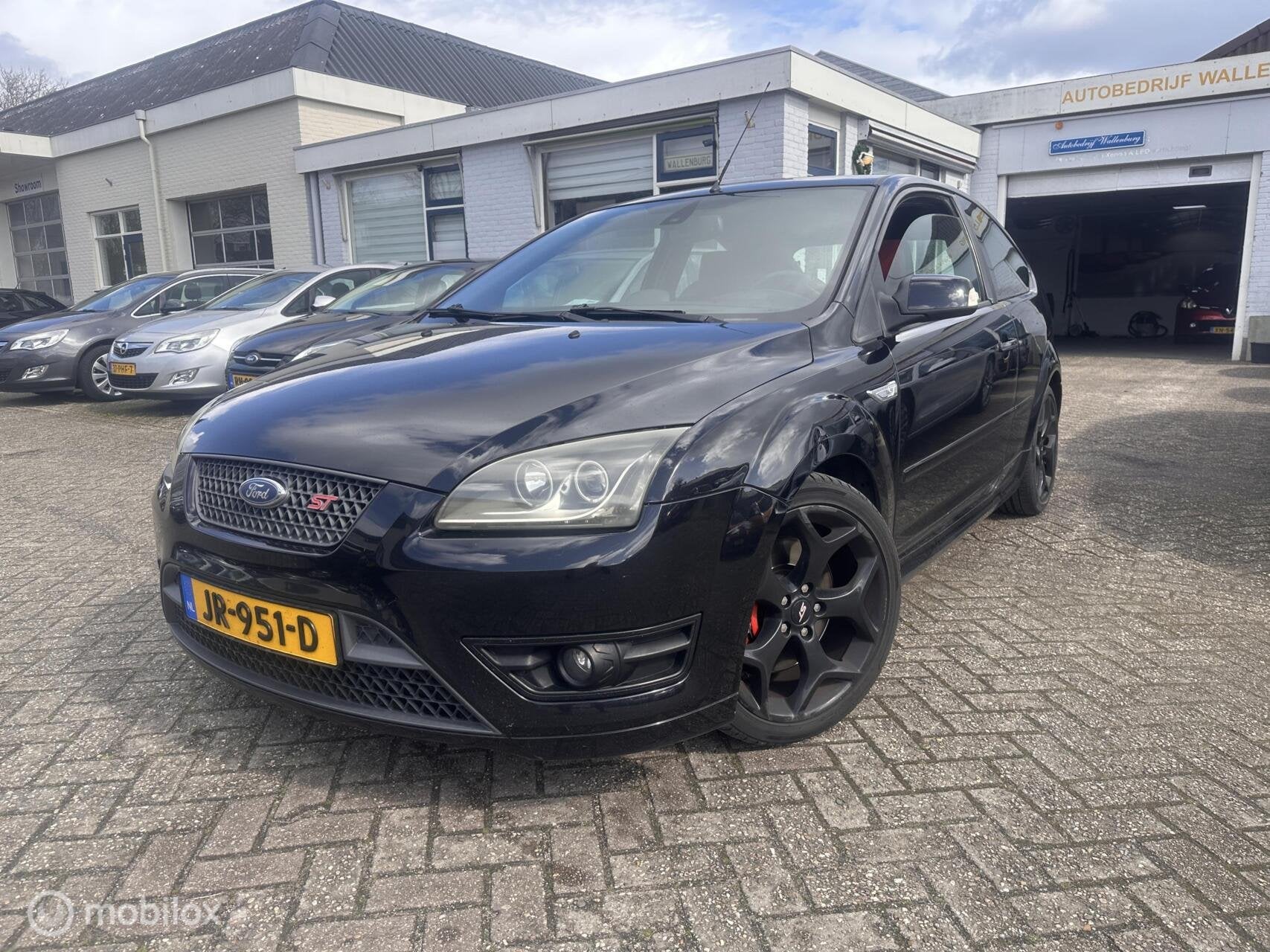 Ford Focus 2.5-20V ST, Gebruikt, Zwart, 11 km/l, Handgeschakeld