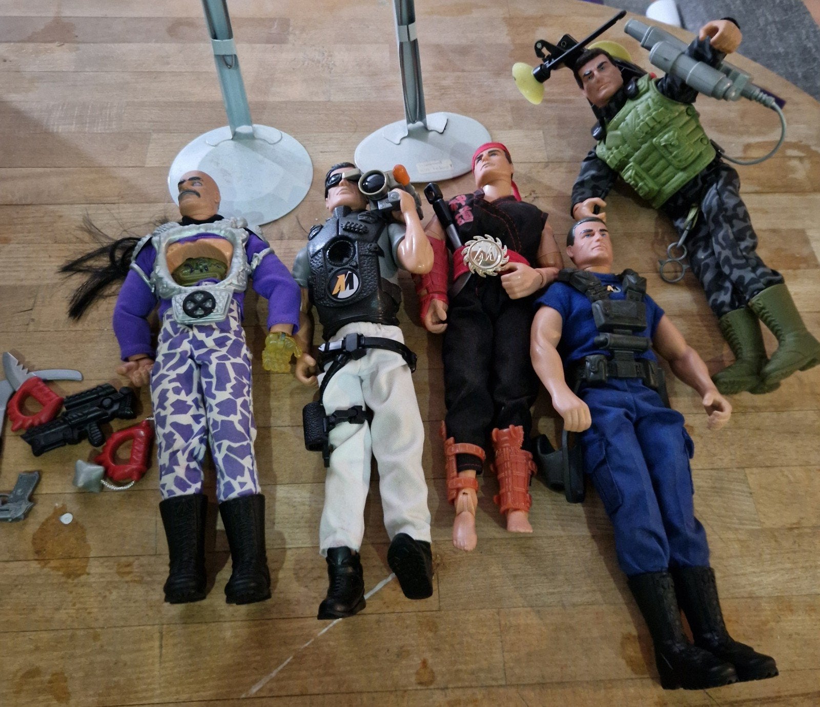 Actiefiguren set, vintage, action man 5x  en 2 standaarden, Ophalen of Verzenden, Gebruikt
