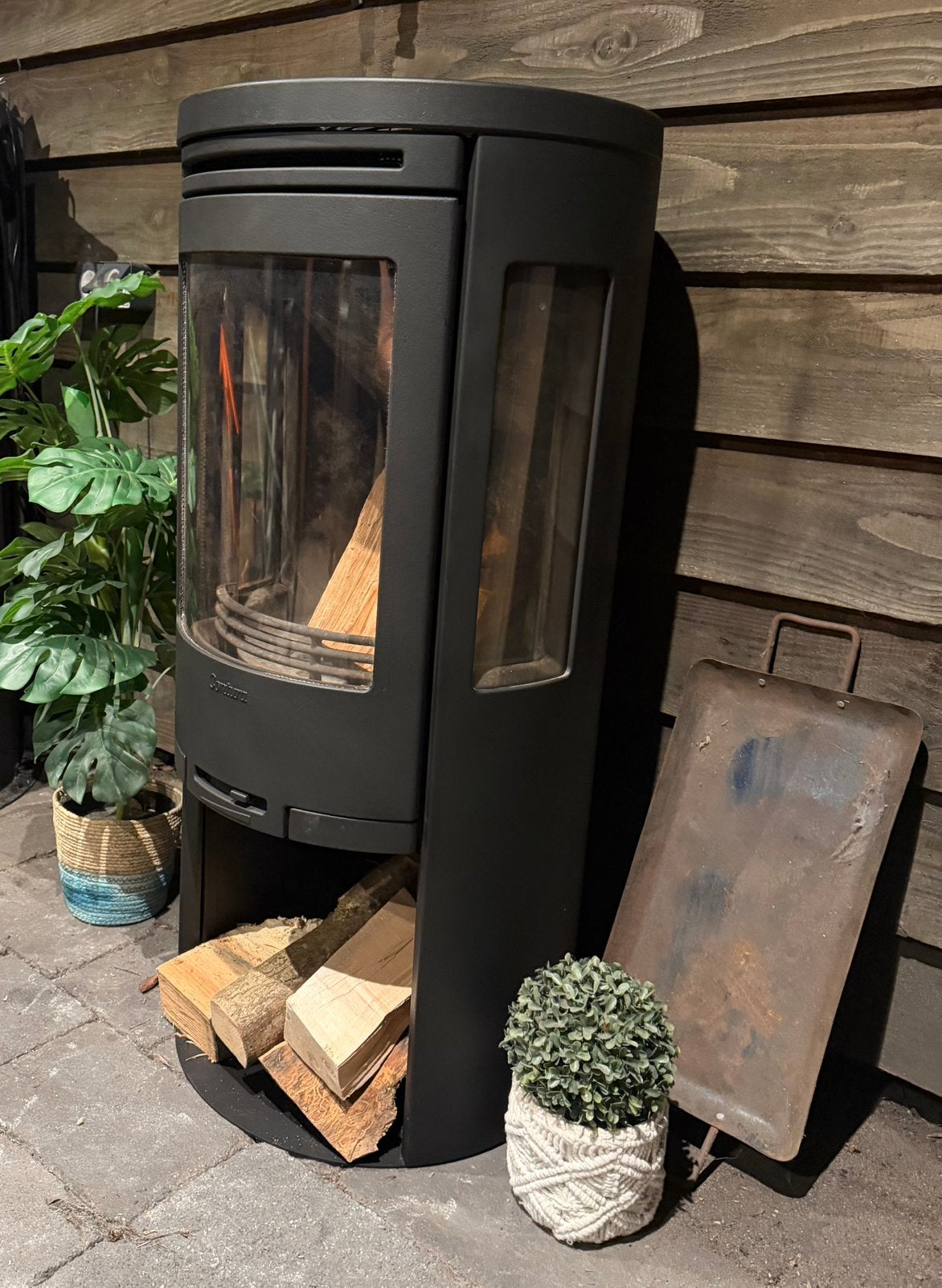 Geweldige 🔥CONTURA 556 black houtkachel 3 zijden vuurzicht, Huis en Inrichting, Ophalen, Houtkachel, Zo goed als nieuw, Vrijstaand