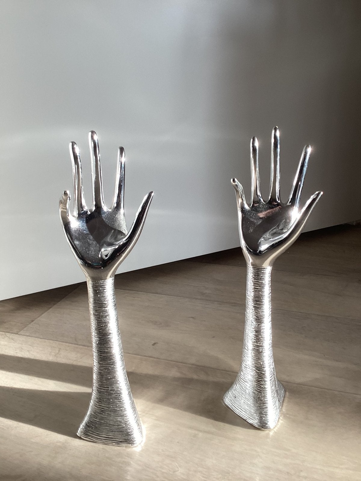 Mooie ziveren handjes /vaasjes voor woonkamer of etage, Huis en Inrichting, Ophalen of Verzenden, Zo goed als nieuw