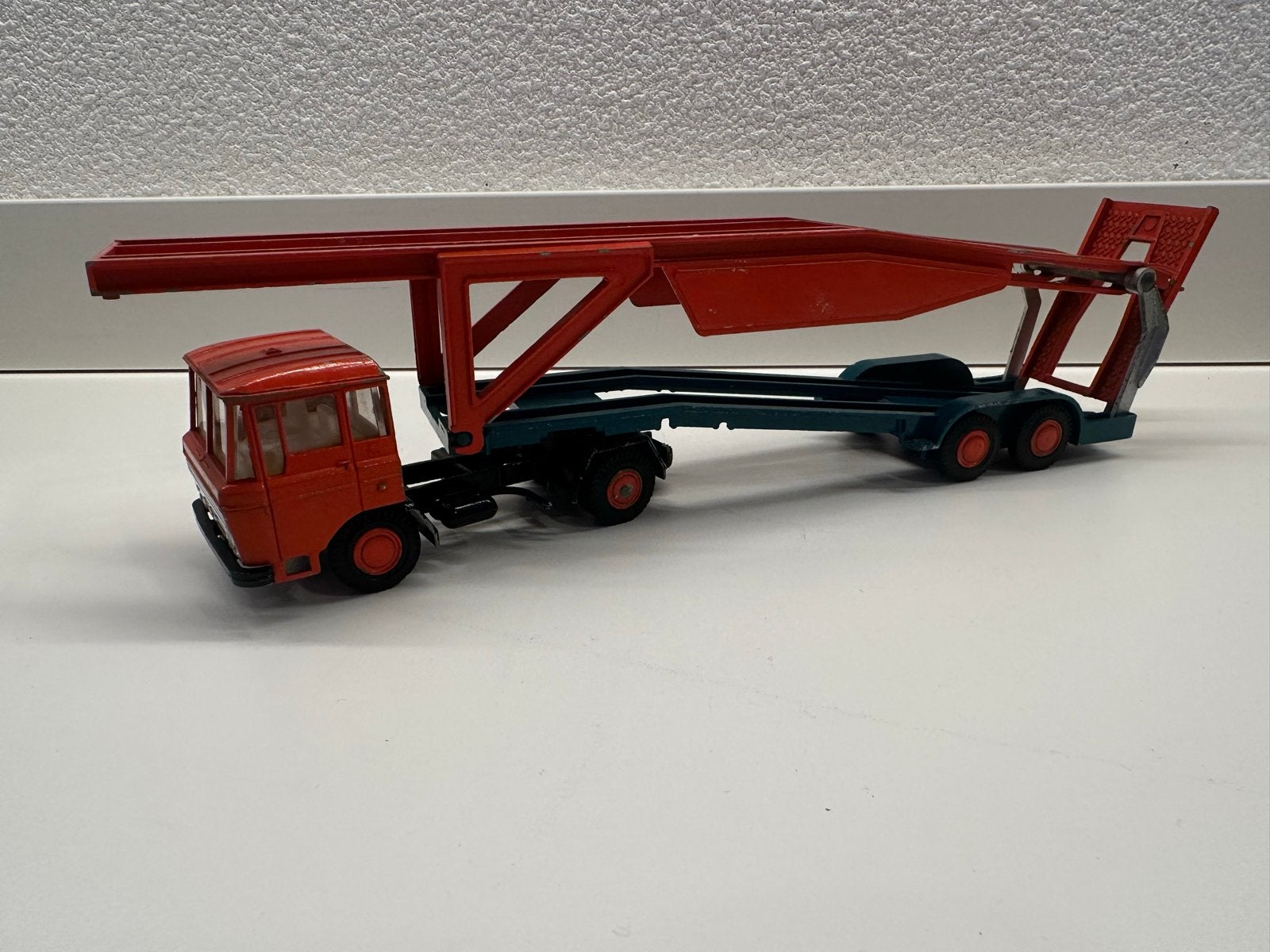 Lion Car DAF 2600 autotransport model, Ophalen of Verzenden, Gebruikt, Bus of Vrachtwagen, Lion Toys