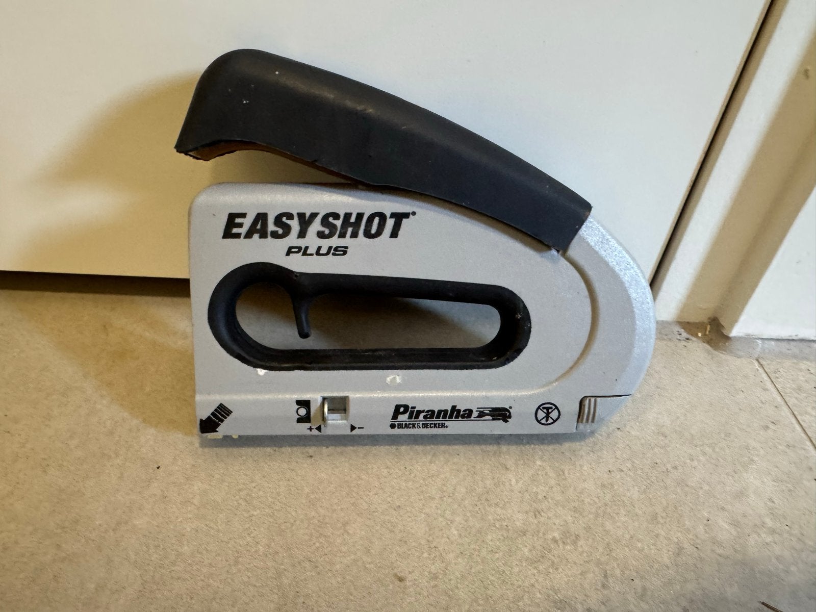 Black & Decker Easyshot Plus tacker met nietjes, Ophalen, Gebruikt, Tacker/nietmachine