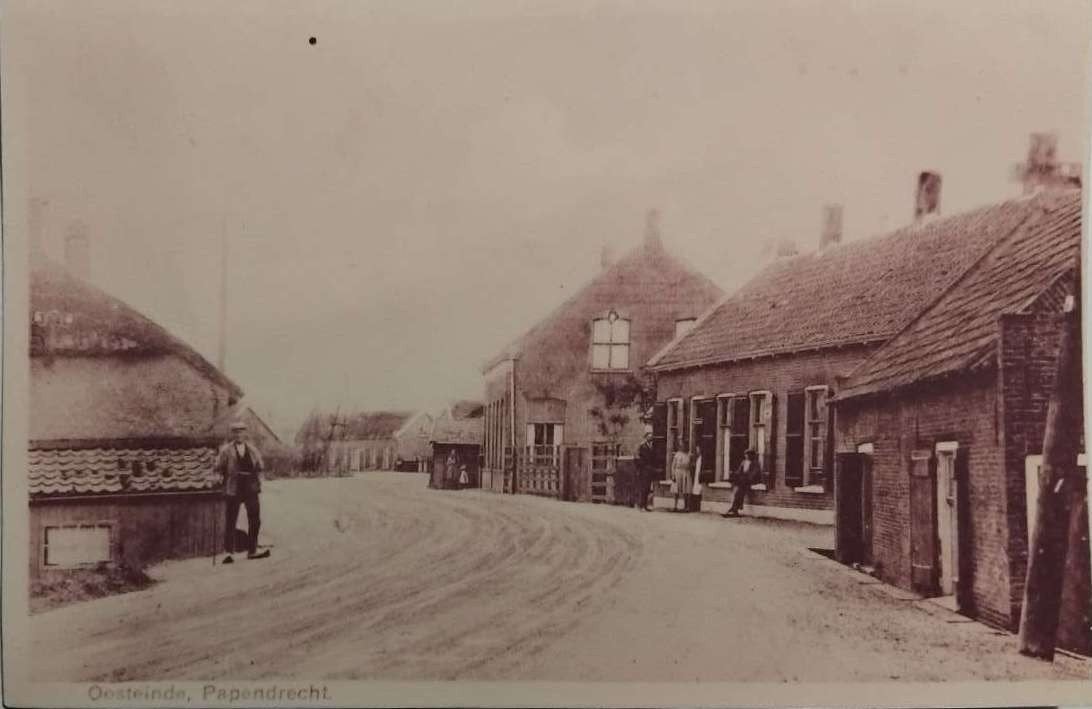 Fotokaart Oosteinde Papendrecht (Zuid-Holland) – Ca. 1910, Ophalen of Verzenden, Voor 1920, Ongelopen, Zuid-Holland