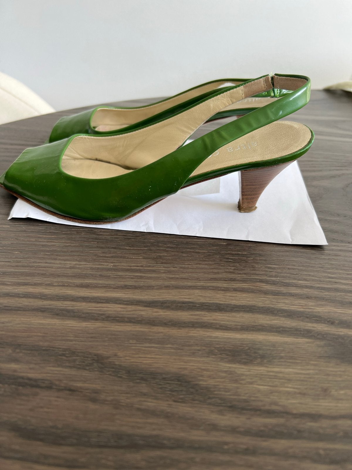 Groene lakleren slingback pumps - Attracosa, Ophalen of Verzenden, Gedragen, Groen, Pumps
