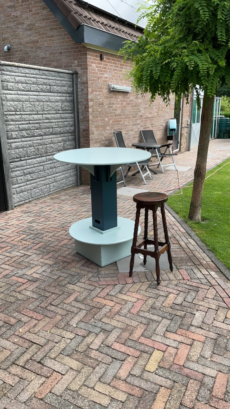 Mooie zware houten statafel  bartafel, Ophalen, Zo goed als nieuw