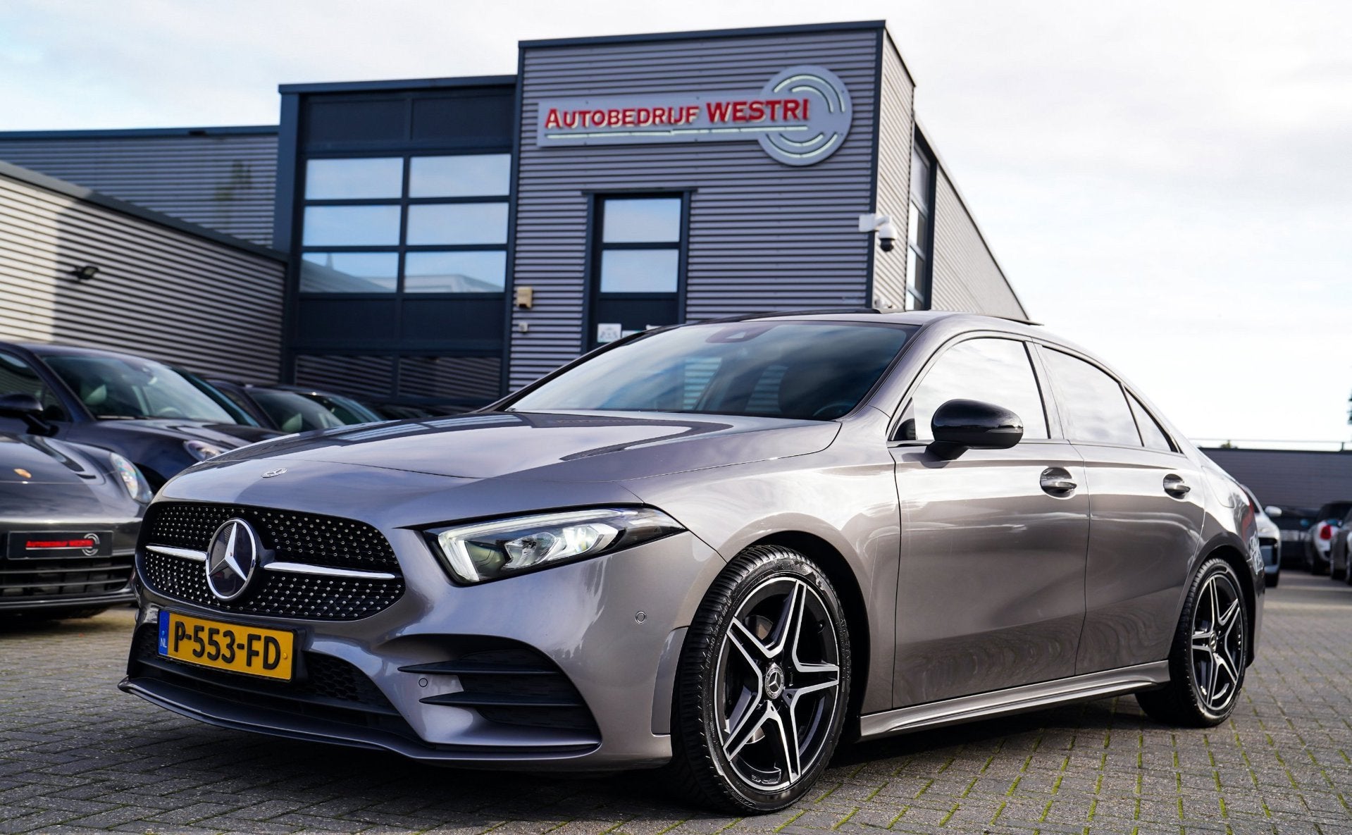 Mercedes-Benz A-klasse 180 Premium Plus | Stoelverwarming |, Auto's, 136 pk, Gebruikt, 4 cilinders, Bedrijf