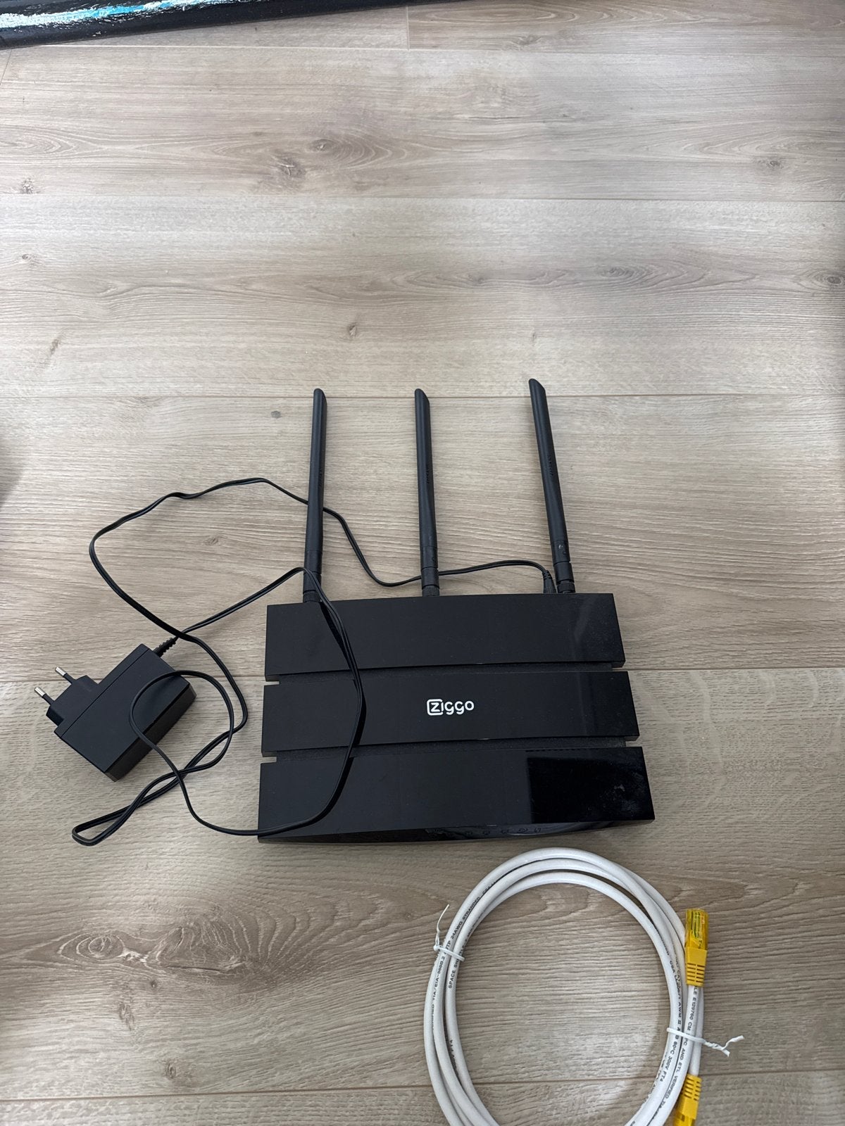 Ziggo Connectbox Router met modem, Ophalen of Verzenden, Zo goed als nieuw, Router met modem