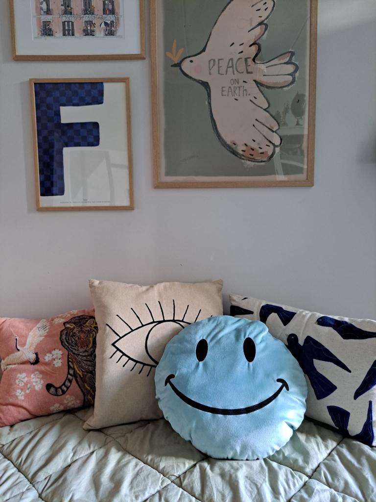 Rond smiley kussen 40 cm velours lichblauw, Huis en Inrichting, Woonaccessoires | Kussens, Ophalen of Verzenden, Gebruikt, Blauw