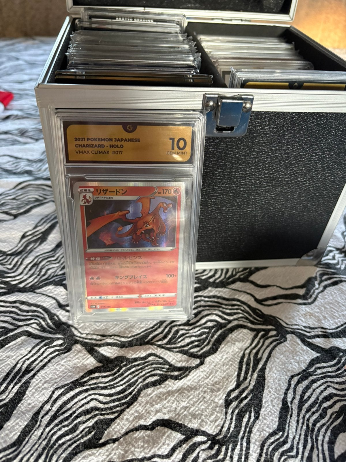 Charizard vmax climax 017 grade 10, Hobby en Vrije tijd, Verzamelkaartspellen | Pokémon, Ophalen of Verzenden, Zo goed als nieuw