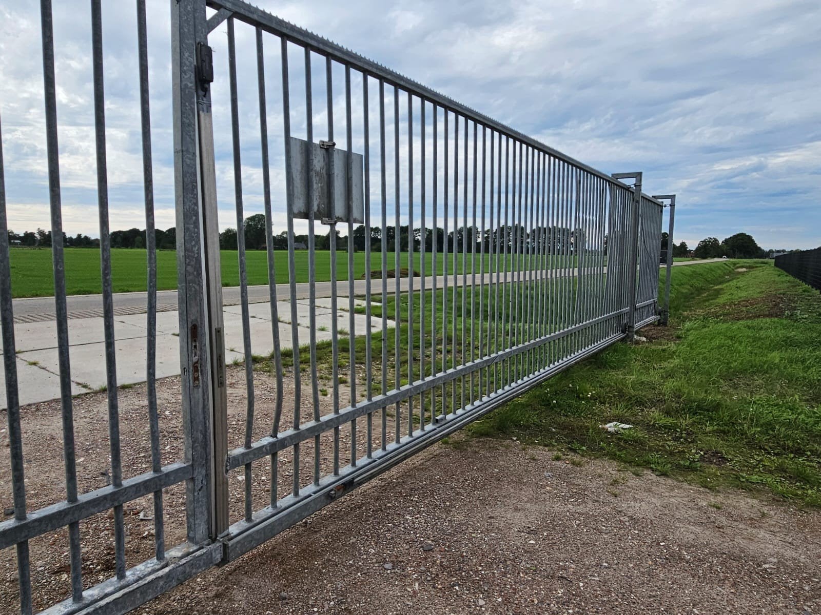 Robuust Hekwerk Schuifpoort - Verzinkt Metaal, Ophalen, Met poort, Gebruikt, Overige typen