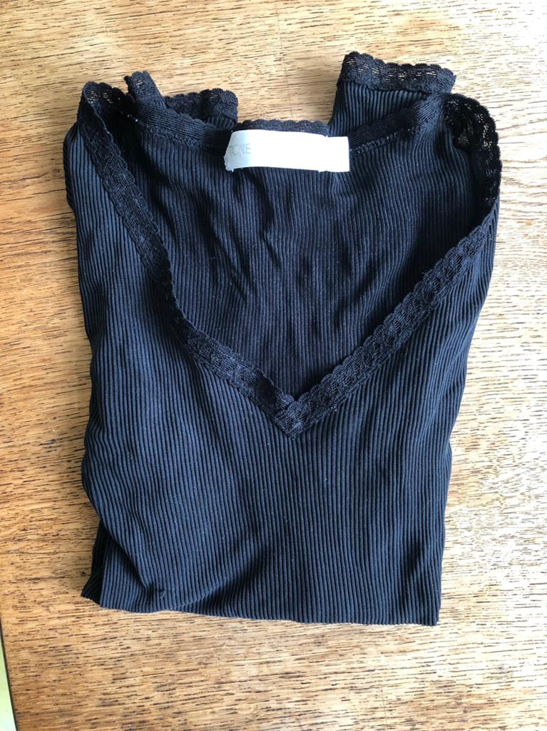 Zijden hemd zeer klein, Ophalen of Verzenden, Zo goed als nieuw, Maat 34 (XS) of kleiner, Zonder mouw