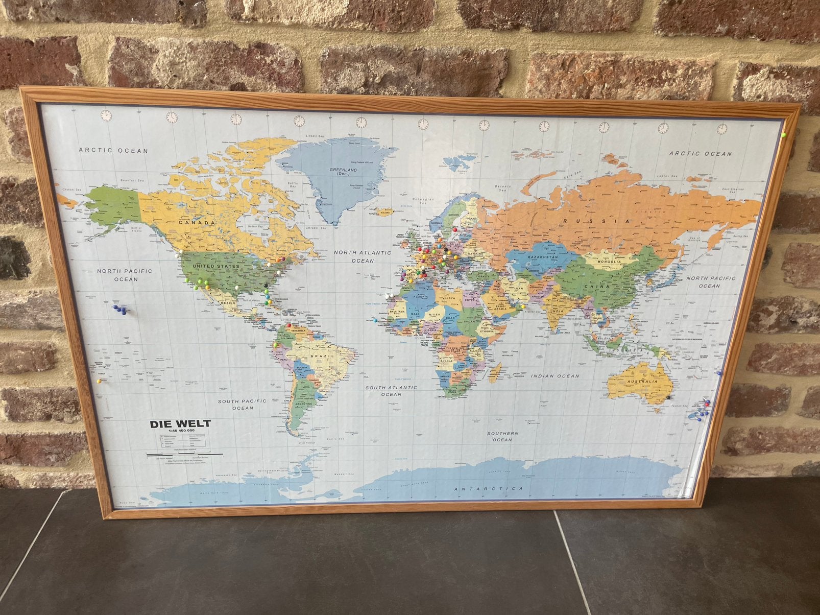 Wereldkaart incl pinnetjes, Ophalen, Zo goed als nieuw