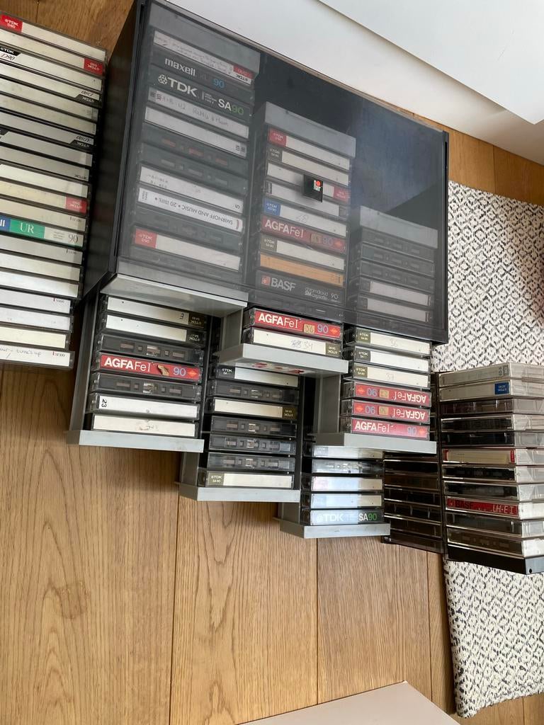 118 bespeelde cassettebandjes met opbergsysteem, Ophalen, Gebruikt, Overige genres, Voorbespeeld