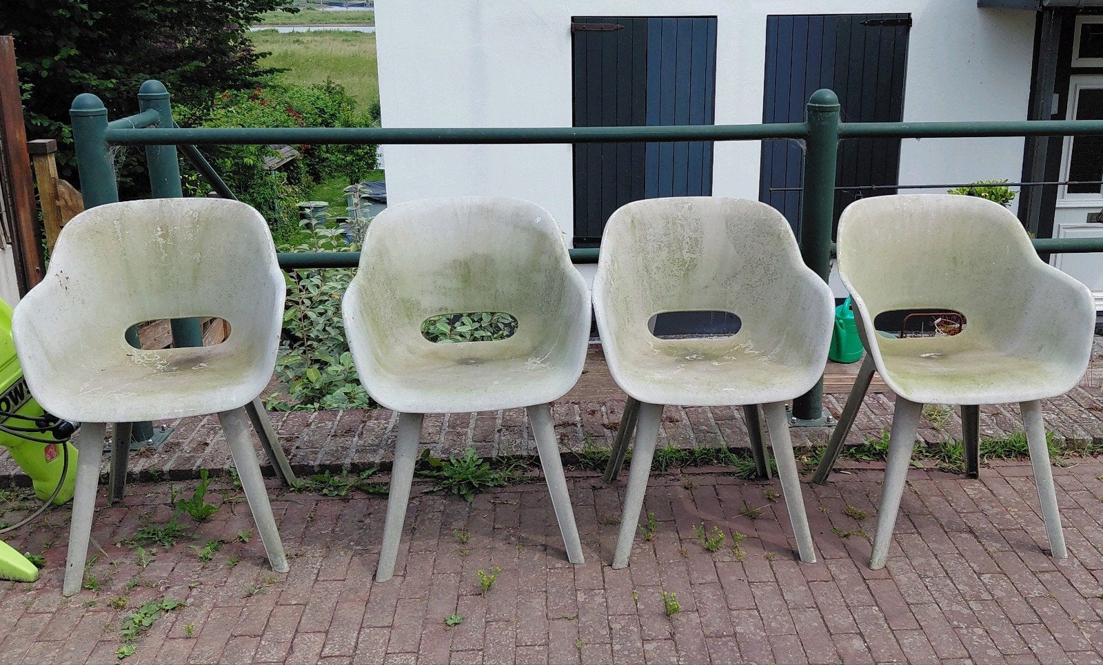 4 x Allibert Akola stoelen gratis af te halen, Tuin en Terras, Tuinstoelen, Ophalen, Gebruikt, Plastic