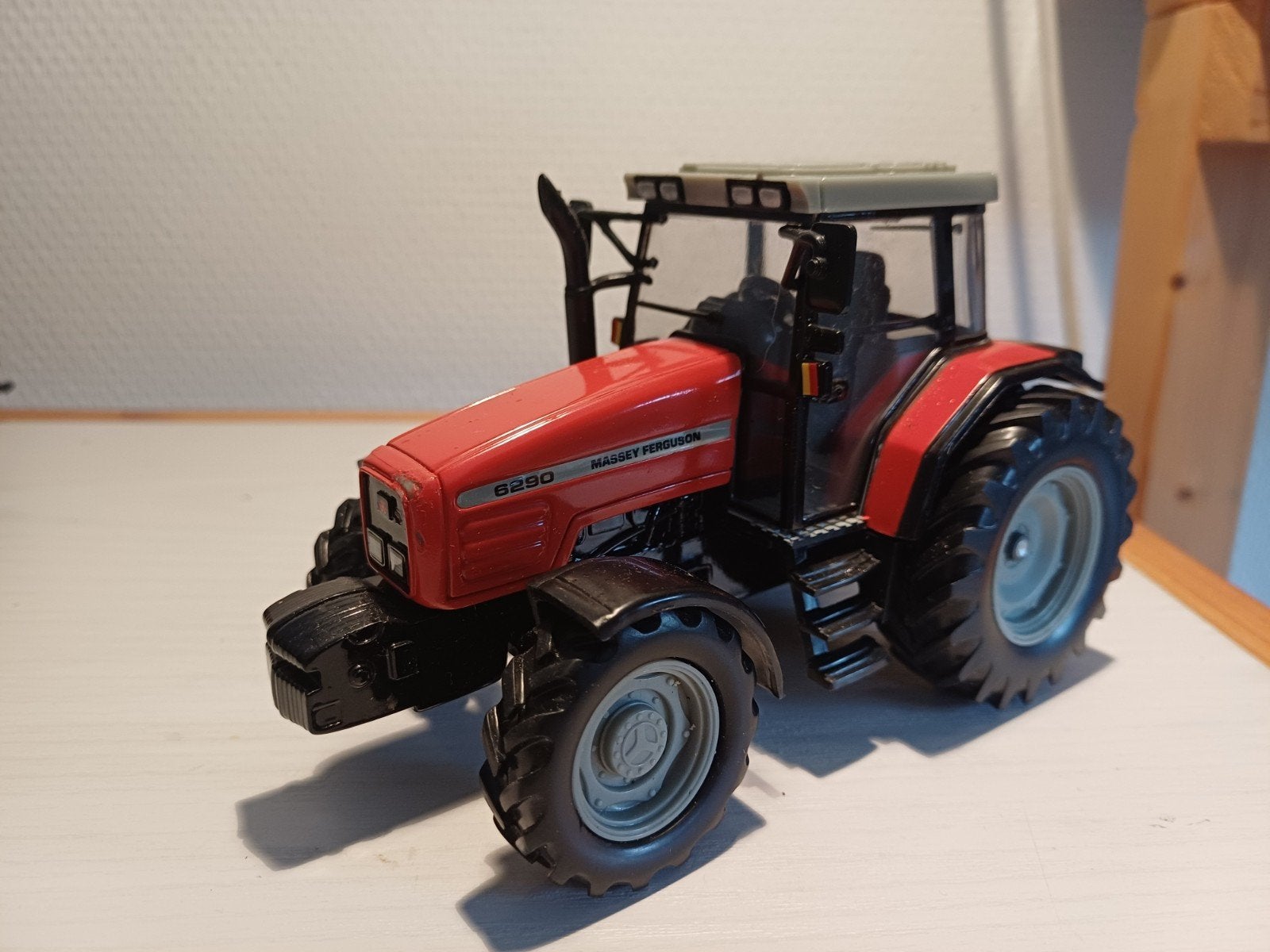 Britains Massey Ferguson 6290, Ophalen of Verzenden, Zo goed als nieuw, Tractor of Landbouw, Britains