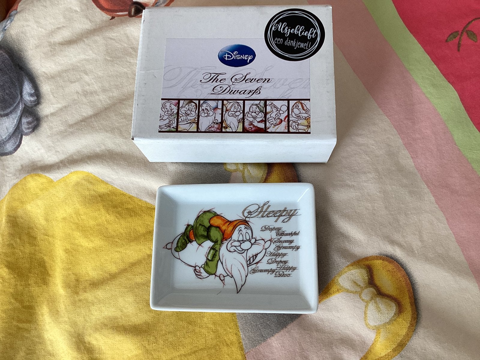 Disney enchanting bordje 7 dwergen, Verzamelen, Disney, Ophalen of Verzenden, Sneeuwwitje of Doornroosje, Zo goed als nieuw, Servies