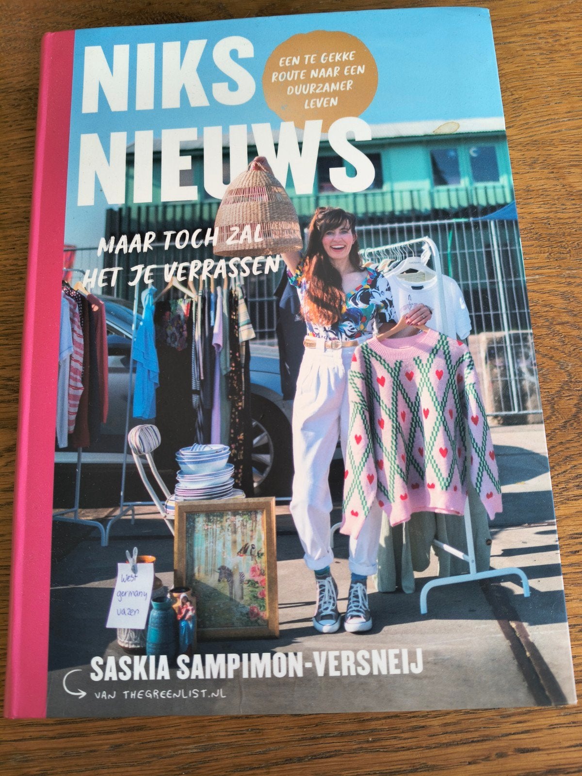 Saskia Sampimon-Versneij - Niks Nieuws, Saskia Sampimon-Versneij, Ophalen of Verzenden, Zo goed als nieuw, Mode algemeen