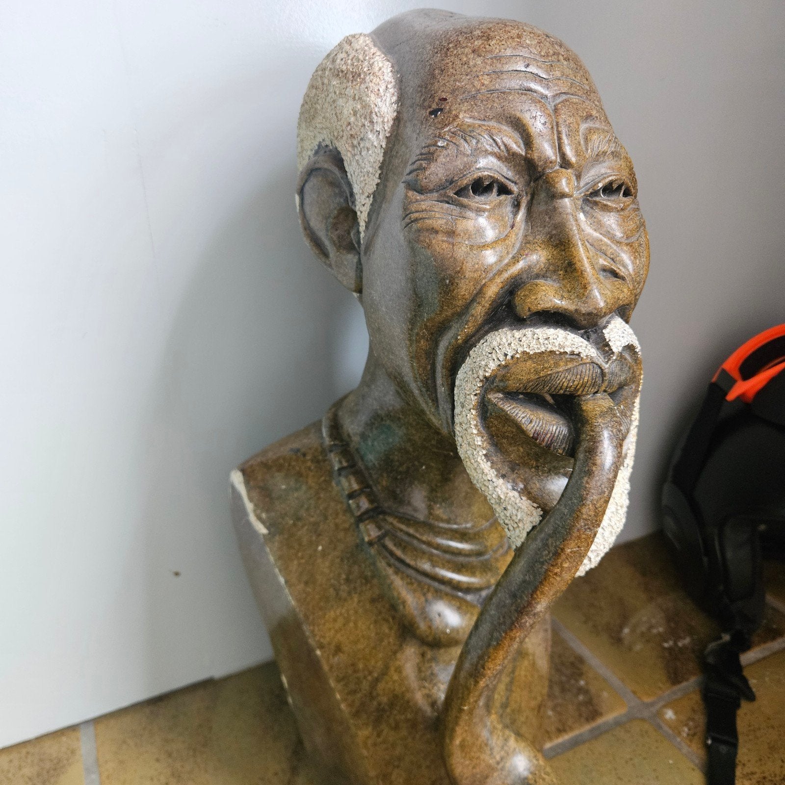 Unieke Buste van Afrikaanse Man met Pijp - Steen, Buste, Ophalen of Verzenden, Handgemaakt, 20 - 50 cm