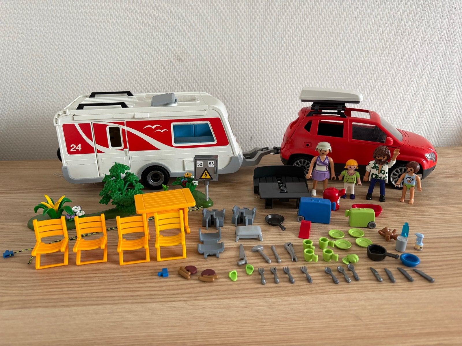 Playmobil Auto met Caravan en Familie - Complete Set, Ophalen of Verzenden, Zo goed als nieuw, Family fun, Voertuig