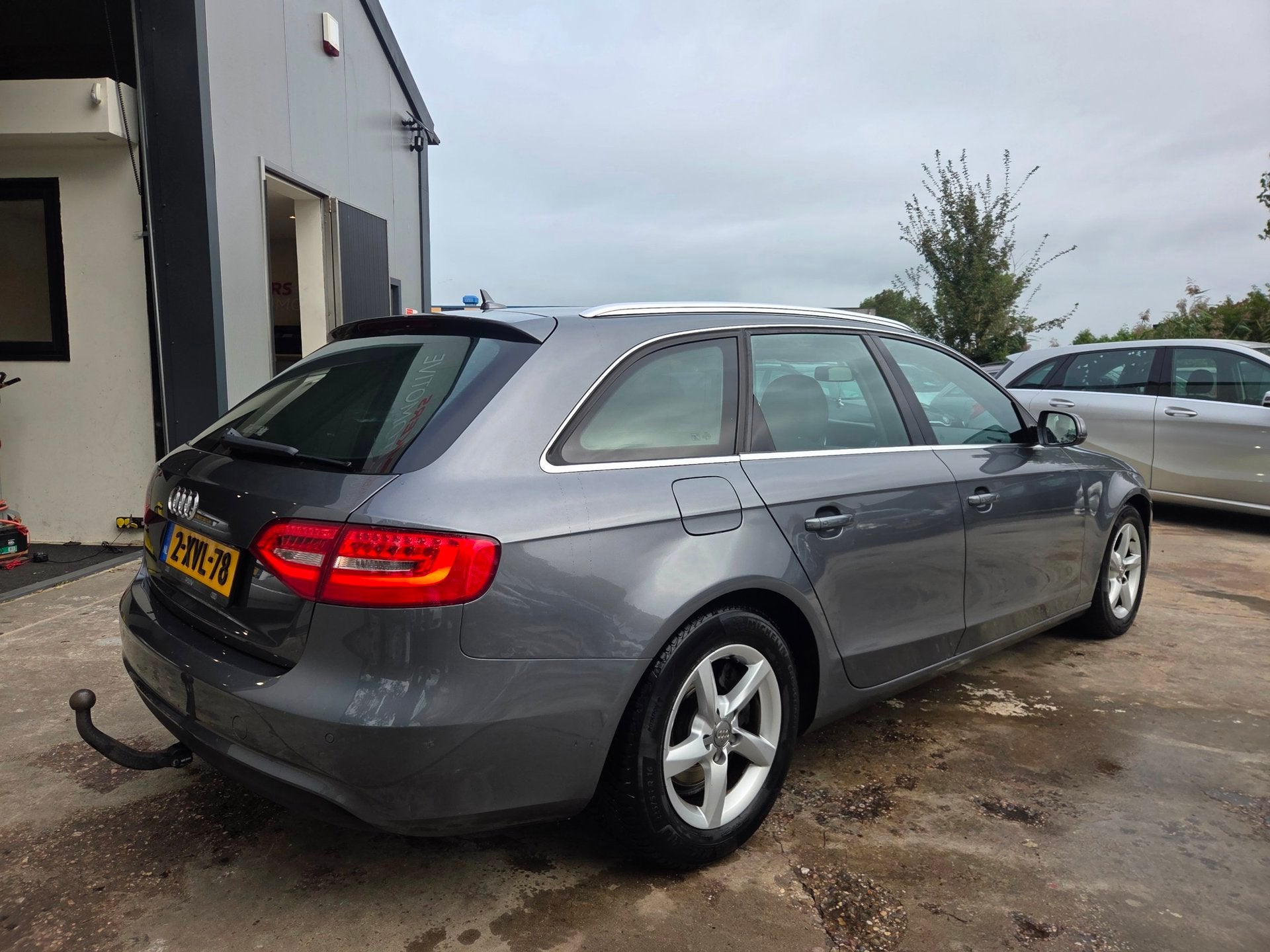 Foto 3 van Audi A4 Avant 2.0 TDI Ultra Business Edition