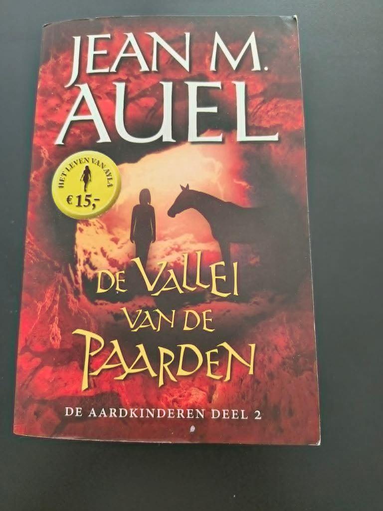 Jean M. Auel De vallei van de paarden, Boeken, Romans, Zo goed als nieuw, Wereld overig, Ophalen of Verzenden