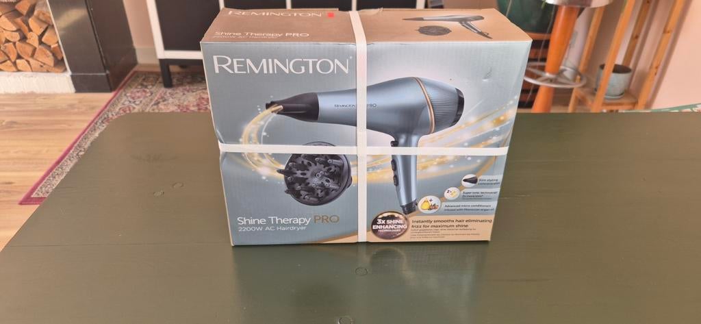 Föhn REMINGTON - AC9300 Shine Therapy Pro - In nieuwstaat, Ophalen of Verzenden, Nieuw, Föhn of Haardroger
