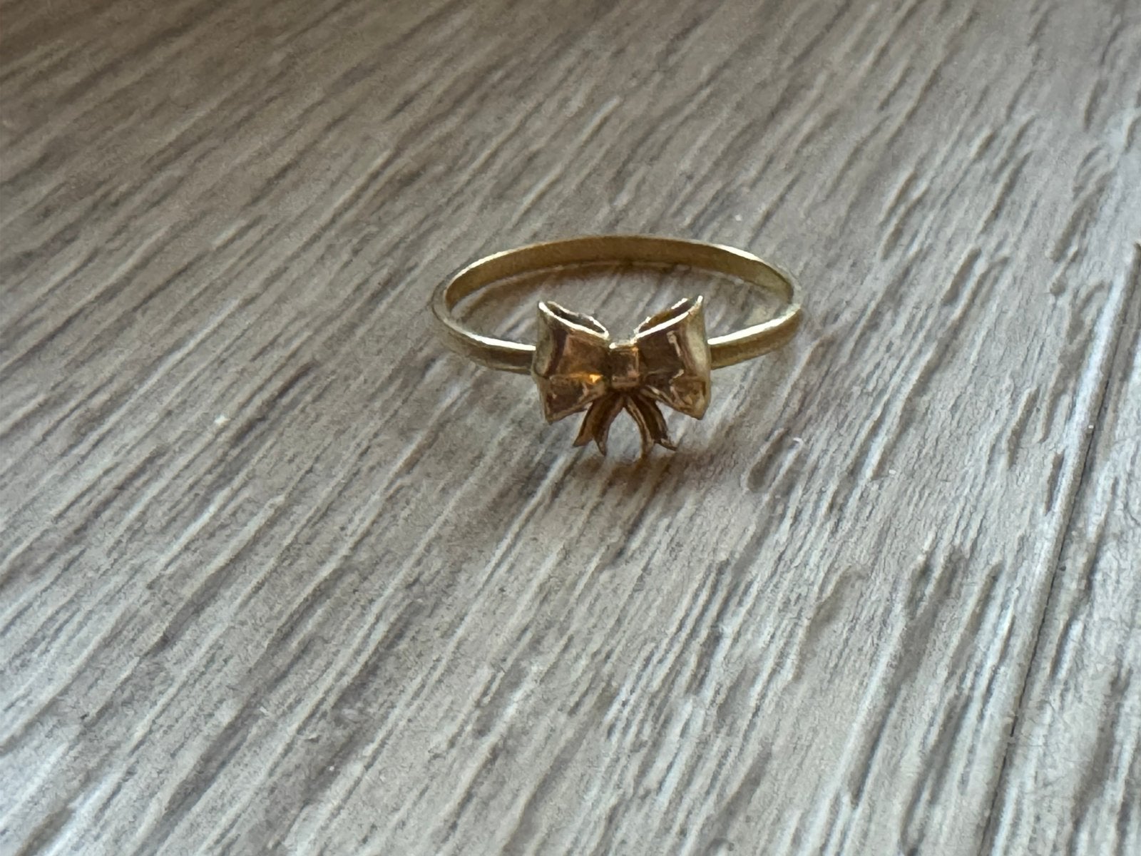 Minitials ring bow, Sieraden, Tassen en Uiterlijk, Ringen, Ophalen of Verzenden, Dame, Goud, Kleiner dan 17