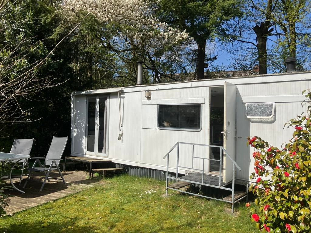 Oude stacaravan met plaats in Ermelo, Caravans en Kamperen, Stacaravans, Tot en met 4