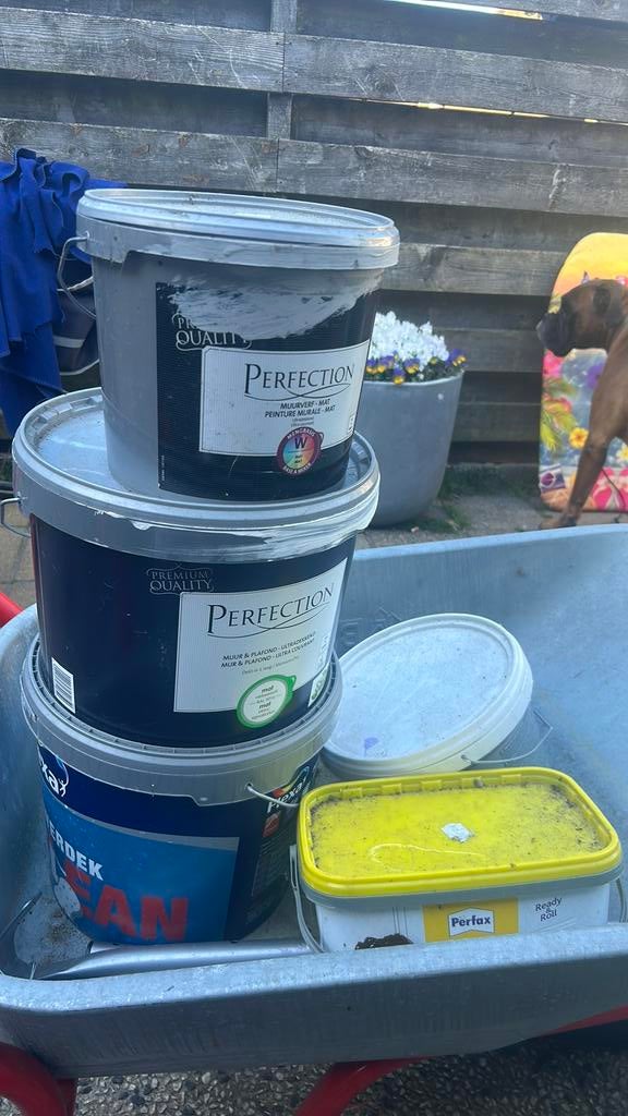 Gratis restjes. Redelijk vol, Doe-het-zelf en Verbouw, Verf, Beits en Lak, Ophalen, Zo goed als nieuw, Wit