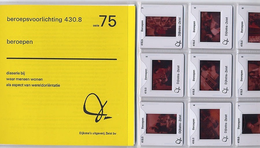 9 x Beroepen 1970 meisjes - verpleging telefoniste inpakster, 1960 tot 1980, Foto, Ophalen of Verzenden, Zo goed als nieuw