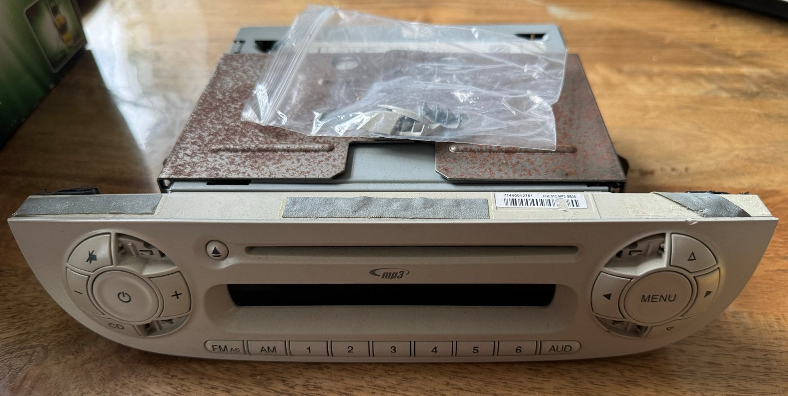 Originele Fiat 500 radio MP3 (312 SB05), Auto diversen, Autoradio's, Ophalen of Verzenden, Gebruikt