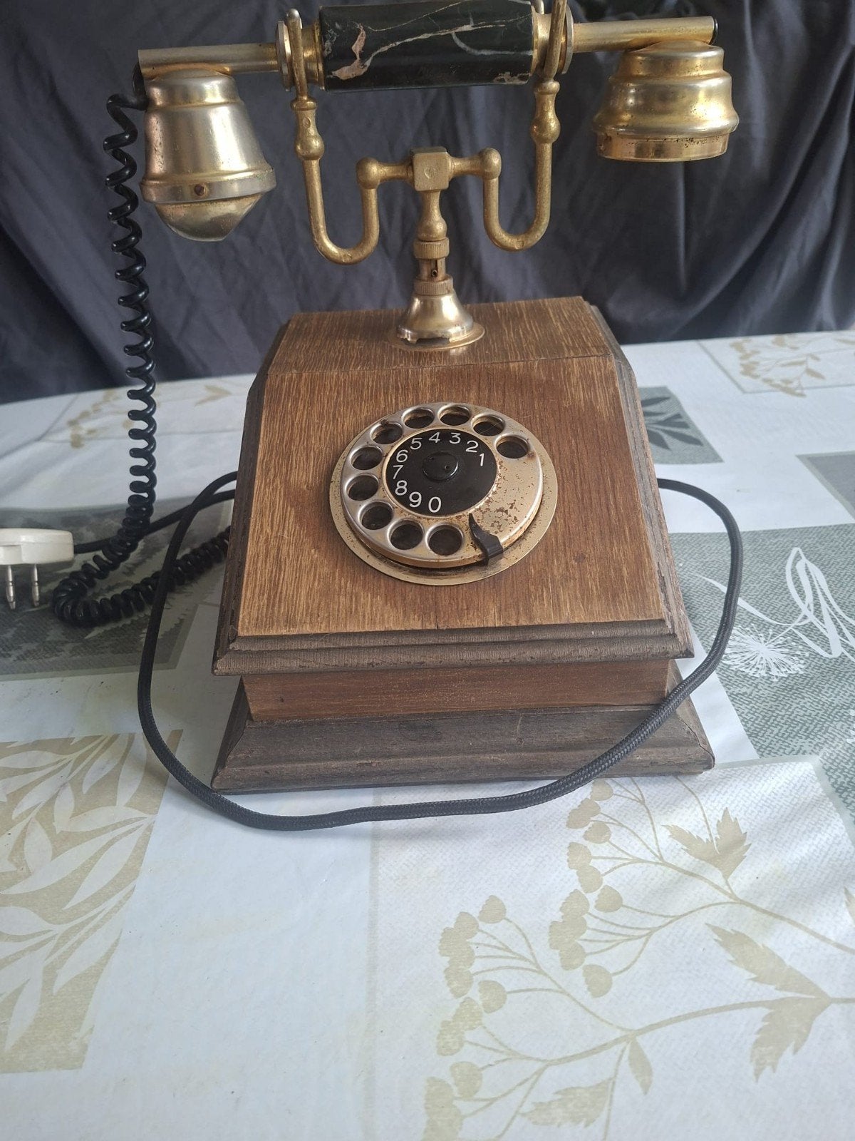 Antieke vintage draaitelefoon, Telecommunicatie, Ophalen