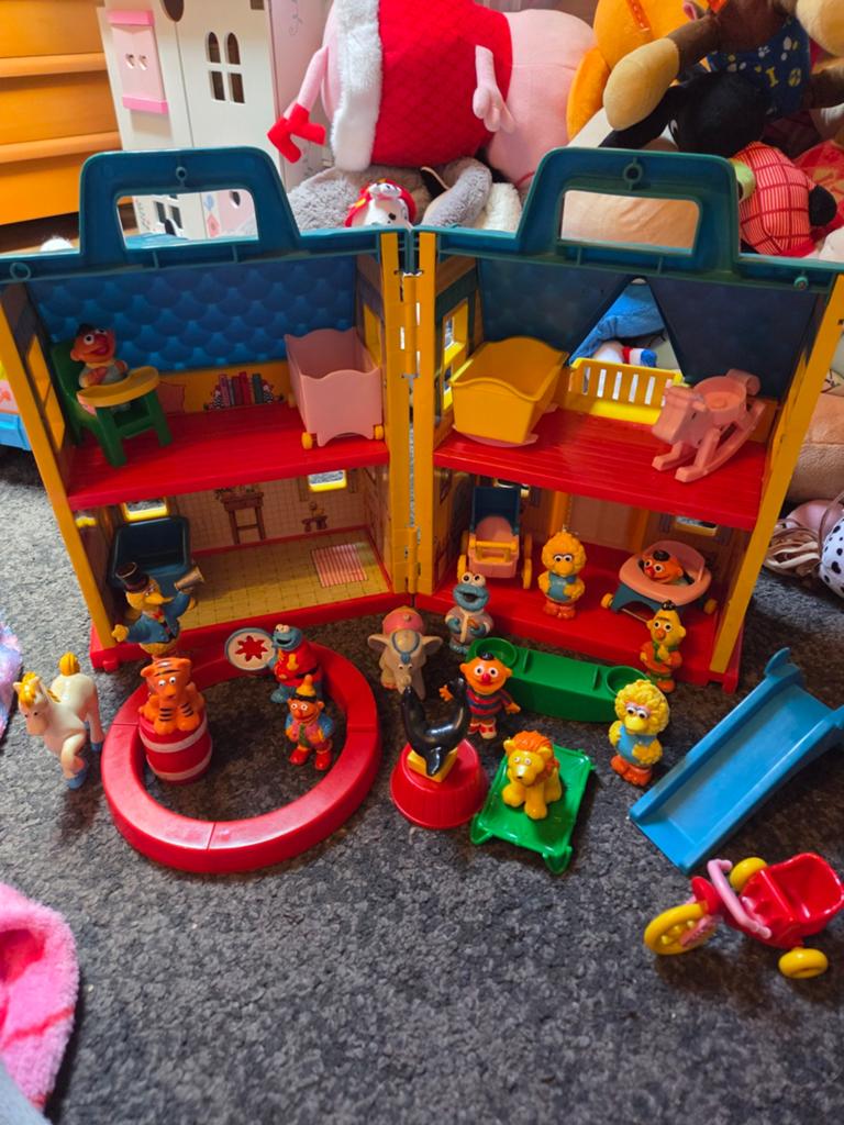 Vintage Sesamstraat huis, Kinderen en Baby's, Speelgoed | Poppenhuizen, Ophalen of Verzenden, Gebruikt, Poppenhuis