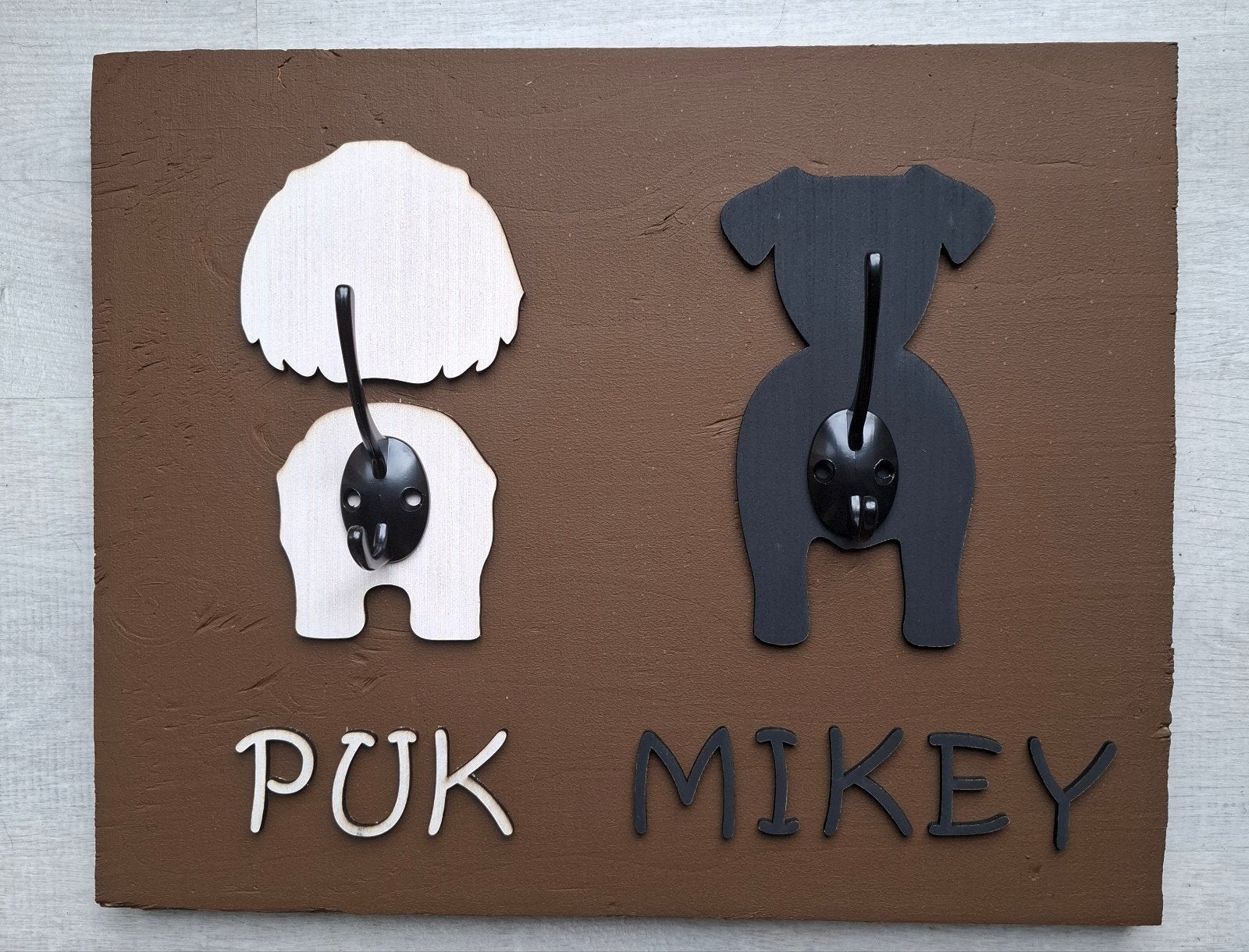 Hondenriem ophanghaak met hond en naam, Dieren en Toebehoren, Ophalen, Nieuw, Hondenriem-accessoire