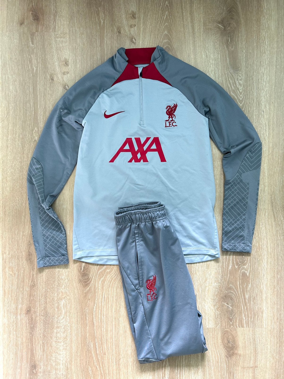Liverpool trainingspak Nike 22/23  Maat 147-158, Gebruikt, Jongen of Meisje, Sport- of Zwemkleding, Ophalen of Verzenden